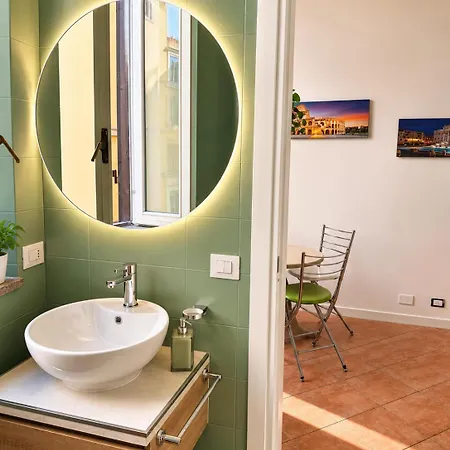 Lovely Navona Flat *